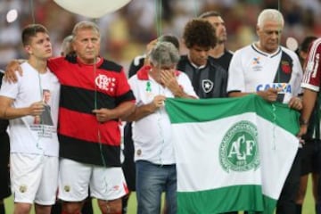 Zico y Neymar unidos por homenaje a Chapecoense en el Maracaná