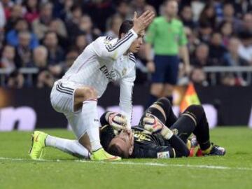 Cristiano Ronaldo junto Sergio Asenjo.