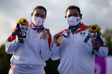 El 'Abuelo' Álvarez y Alejandra Valencia también le dieron a México su medalla número 70 en Juegos Olímpicos