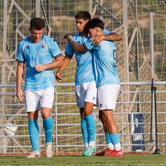 Markanich señala el camino del gol
