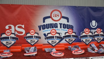 Imagen de los trofeos de campeones del AS Young Tour by IBP Tenis en el Real Grupo de Cultura Covadonga de Gijón.