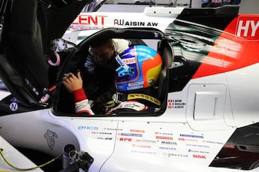 Alonso 'revienta' el cronmetro y coloca lder al Toyota nmero 8