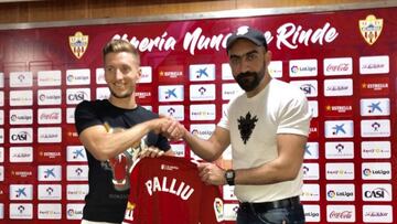 Iván Balliu, presentado con el Almería