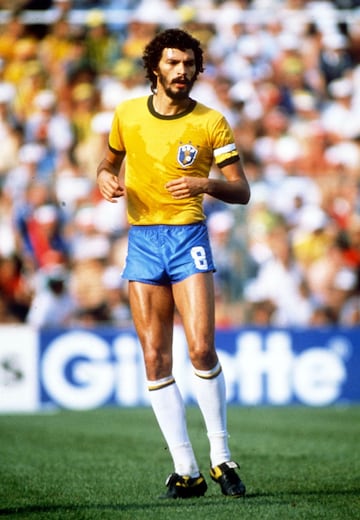 Sócrates es considerado por muchos como uno de los jugadores más talentosos de los 80. Era un mediocampista que marcaba muchos goles, pero lo que mejor hacía era regatear. Su jugada más característica era el 'taconoazo'. Las defensas rivales no podían parar su 'jogo bonito'.