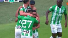 Hincha del Medellín entra al campo e insulta a Hernán Barcos