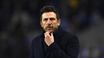 Eusebio Di Francesco, Manager of AS Roma during the UEFA Champions League Round of 16 Second Leg match between FC Porto and AS Roma at Estadio do Dragao on March 06, 2019 in Porto, Portugal.