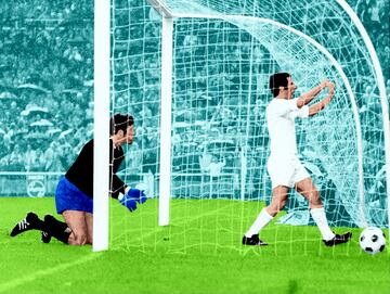 Un jugador rápido, con gran habilidad para regatear y autor de goles decisivos. Fue pichichi de Primera División en dos ocasiones (1969 y 1970).