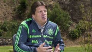 Herrera: "México no va a dar más tiempo a Carlos Vela"