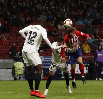 ??GRIEZMANN MARCA EL SEGUNDO!! ?El franc¨¦s remat¨® de cabeza en el ¨¢rea peque?a el bal¨®n despu¨¦s de un centro desde la izquierda de Lemar tras una buena jugada combinada de los rojiblancos!