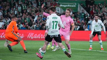 Gol de Peque, del Racing, al Eldense.