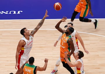 La selección española de baloncesto vence en su debut en el Mundial ante Costa de Marfil.