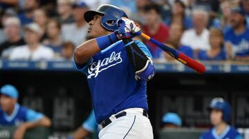 El catcher de los Royals lució detrás del home plate. 