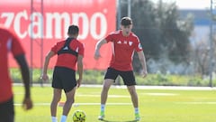 Oso y Castrín, novedades en la lista del Sevilla para el derbi