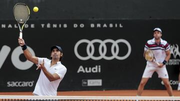 S&Atilde;&pound;o Paulo-SP - 27/02/2016 - BRASIL OPEN 2016 - Jogo de duplas entre, Guilhermo Duran (ARG) e Andres Molteni (ARG) vs Julio Peralta (CHI) e Horacio Zeballos (ARG), durante Brasil Open 2016 no Esporte Clube Pinheiros. Foto: Leandro Martins/DGW Comunica&Atilde;&sect;&Atilde;&pound;o