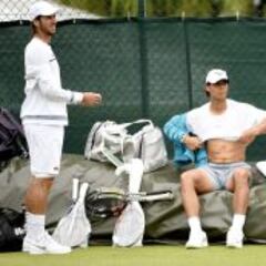 Los tenistas cuentan con el apoyo de Manolo Santana