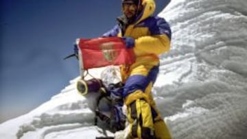 Juanito Oiarzabal, en la cima de la cima del Annapurna, el 29 de abril de 1999.
