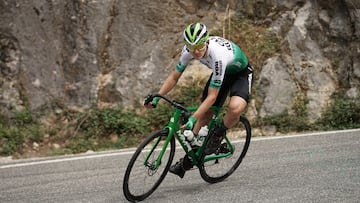 Gorka Sorarrain rodando con los colores del Caja Rural