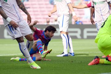 Sergi Roberto anotaba el primer gol del partido tras un pase raso de Jordi Alba y colocaba el 1-0 en el marcador.