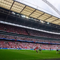 El Barça vuelve a su estadio talismán a la espera de que Luis Suárez vea puerta