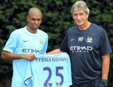 Fernandinho fue la incorporación más cara de la primera temporada de Manuel Pellegrin en Manchester City. 40 millones de euros por un volante que ha sido clave para el técnico chileno.