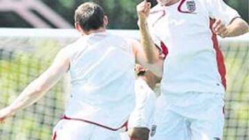 <b>DIPLOMÁTICO. </b>Beckham defendió a sus compañeros y al equipo.