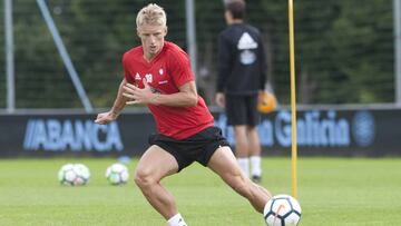 Wass juega su último partido con el Celta.