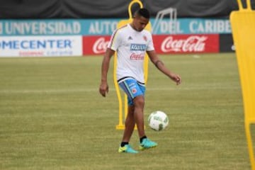 Con cinco jugadores, Colombia inicia trabajos pensando en Chile