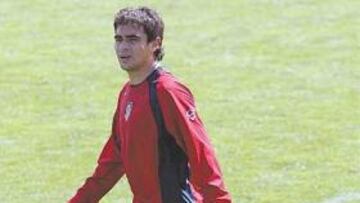 <b>SECUELAS DEL GUERRERO. </b>Ibagaza mostró en su pierna izquierda secuelas del partido de Zaragoza. El argentino quiere ponerse a punto físicamente.