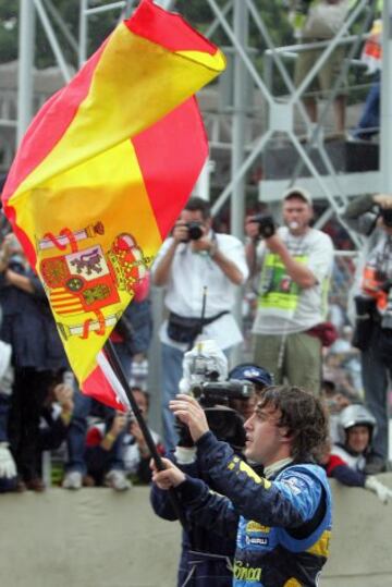 El 25 de septiembre de 2005, Fernando Alonso conquistó el primer Mundial de su carrera tras quedar tercero en el Gran Premio de Brasil.