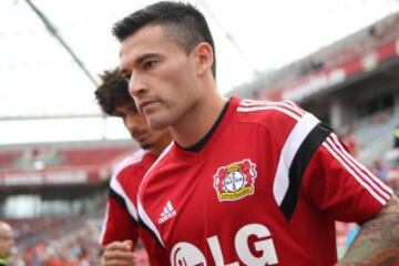 Charles Aránguiz fichó en Bayer Leverkusen después de un gran año en el Inter de Porto Alegre. El volante se recupera de un corte de tendón de aquiles.