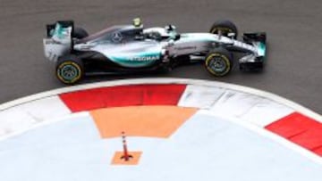 Rosberg marcó el mejor tiempo en la sesión interrumpida