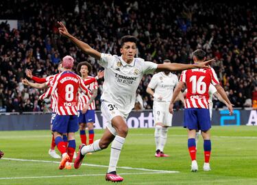 Primer gol del canterano con el primer equipo. Vaya forma de estrenarse, en un derbi madrileño.