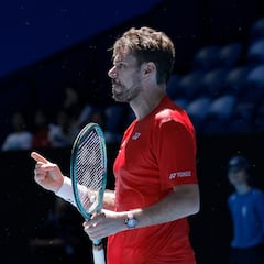 Wawrinka iguala las 23 temporadas con victorias de Nadal