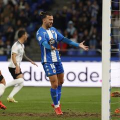 Pablo Martínez busca gol... y compañero