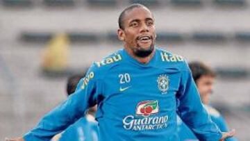 Maicon es objetivo blanco.