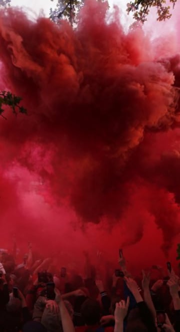 The smoke canister business did a roaring trade on Merseyside this week. This is how the Liverpool team bus was welcomed to the ground.