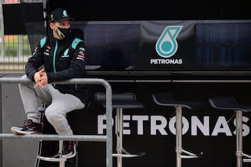 Fabio Quartararo antes del inicio de la clasificación del Gran Premio de Valencia. 