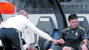 <b>GRAN SUSTO. </b>Xabi temió lo peor tras la fatídica jugada en Zúrich.