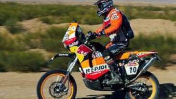 <b>RIESGO EN CARRERA.</b> La muerte de Caldecott, de 31 años, es la primera que se produce en la presente edición del Dakar, que el año pasado sufrió los fallecimientos de otros dos motoristas, el español Juan Manuel Pérez y el italiano Fabrizio Meoni.