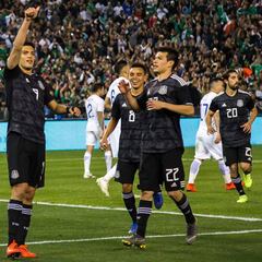 Los jugadores mexicanos fueron felicitados por sus equipos