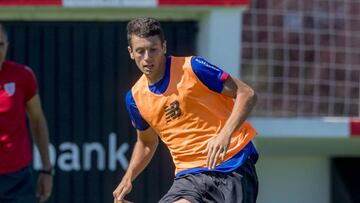 El Alavés pregunta por Vesga, pero no se moverá de Bilbao