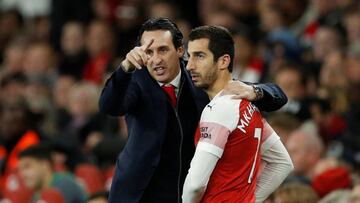 Mkhitaryan con Emery.