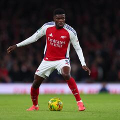 Los 10 futbolistas libres más codiciados del mercado