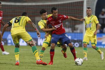 La noche en el Atanasio Girardot inició con homenaje a David González por sus 500 partidos con el Medellín, que posteriormente venció a Bucaramanga y se acerca a los ocho.
