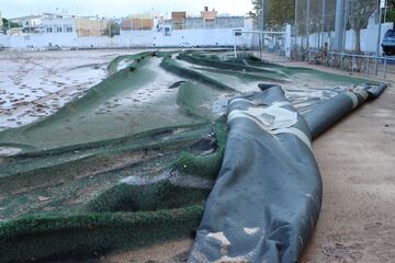 Campos de fútbol destrozados por la DANA en Valencia