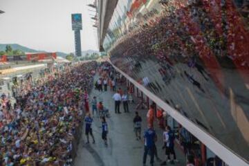 Ambiente en el circuito de Montmeló.