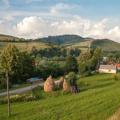 Venden su casa de 500.000 euros para comprar un pueblo entero a las puertas de España y decir adiós a las hipotecas