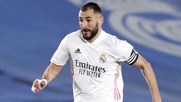 Karim Benzema, con el brazalete de capitán del Real Madrid en un partido en el Alfredo Di Stéfano.