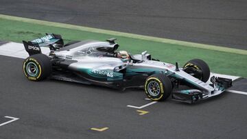 WOL003 SILVERSTONE (REINO UNIDO) 23/02/2017.- El piloto británico Lewis Hamilton prueba el nuevo monoplaza W08 antes de la presentación del nuevo coche en el circuito de Silverstone (Reino Unido) hoy, 23 de febrero de 2017. EFE/Will Oliver