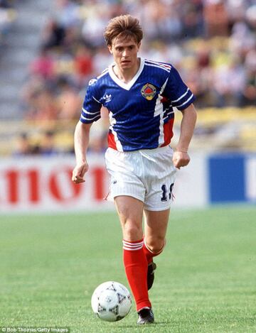 Stojkovic guió a Yugoslavia a dos mundiales y les permitió alcanzar los Cuartos de Final en Italia 90, así como los Octavos de Final en Francia 98 con un total de tres goles.